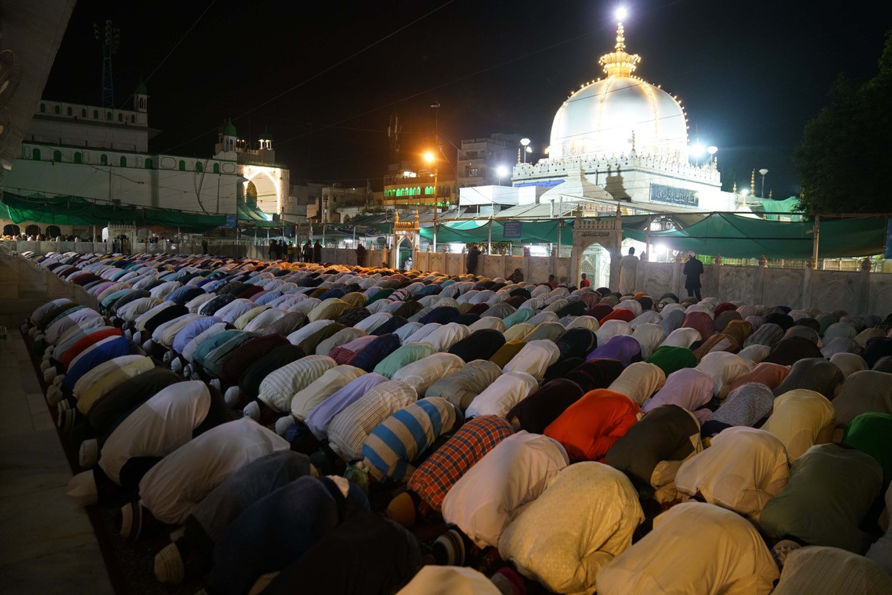 ضريح معين الدين الجشتي في أجمير بالهند Schrein Moinuddin Chischtis in Ajmer, Indien; Foto: Marian Brehmer