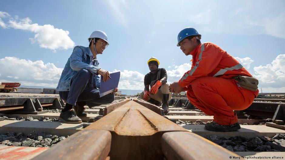 A Chinese engineer checks the rails at an inland container depot in Naivasha, Kenya, in January 2020 (image: Wang Teng/Xinhua/picture-alliance)