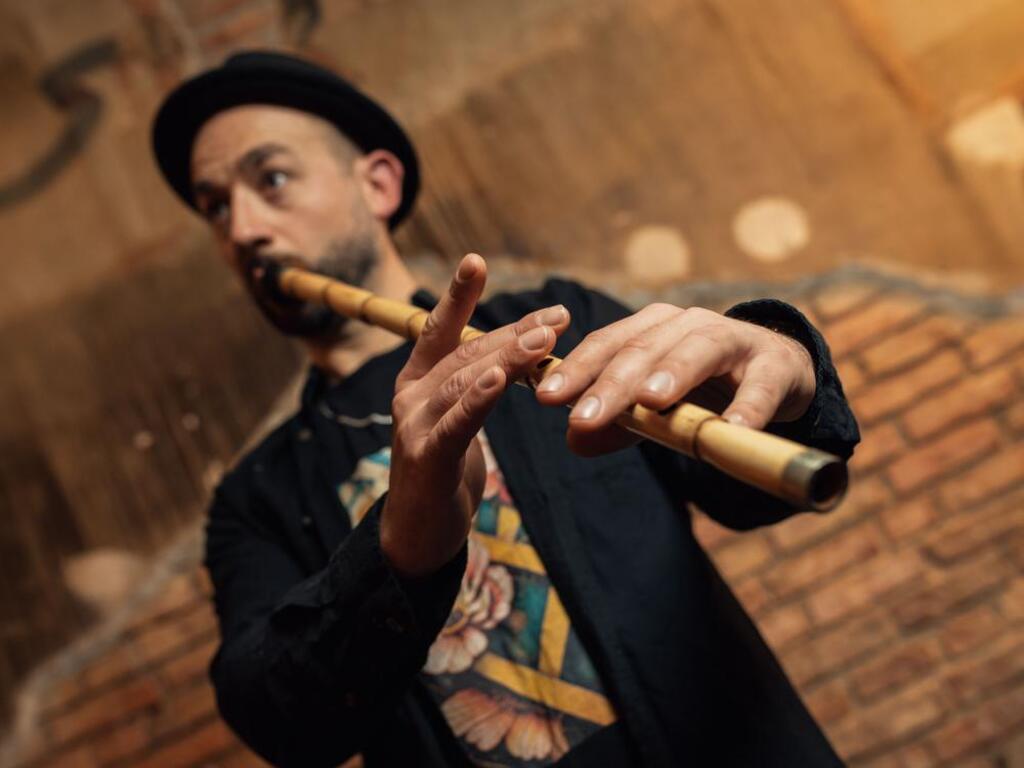 Musician Tayfun Guttstadt plays the ney (image: Anton Tal )