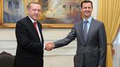 Der syrische Präsident Baschar al-Assad (R) empfängt den türkischen Premierminister Recep Tayyip Erdogan (L) zu einem Treffen in Aleppo, Nordsyrien, am 06. Februar 2011.