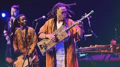 صورة من: Chalaban – فرقة شَلَبان الموسيقية – من المجر إلى المغرب. Moroccan Said Tichiti performs live with his band Said Chalaban 